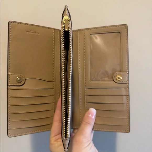 Coach White Floral Women's Bag NEW - Picture 2 of 3